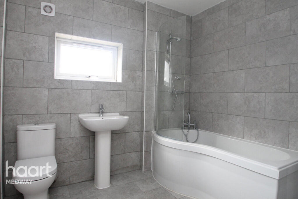 2 bed Apartment for rent in Rochester. From haart - Strood