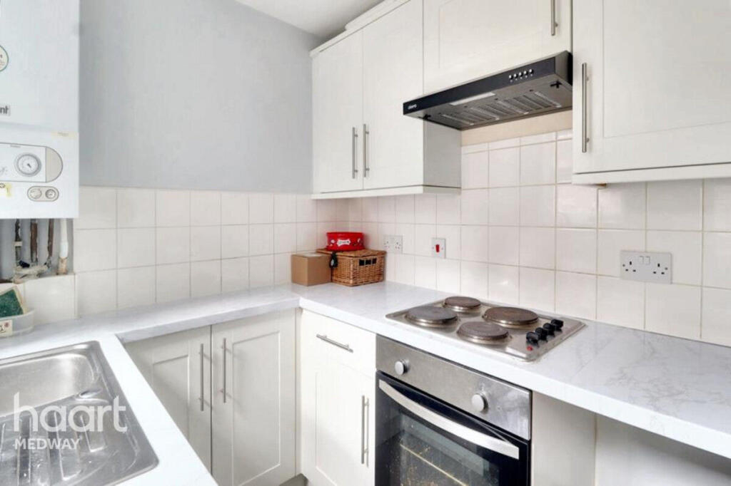 2 bed Mid Terraced House for rent in Chatham. From haart - Strood 2 bed Mid Terraced House for rent in Chatham. From haart - Strood