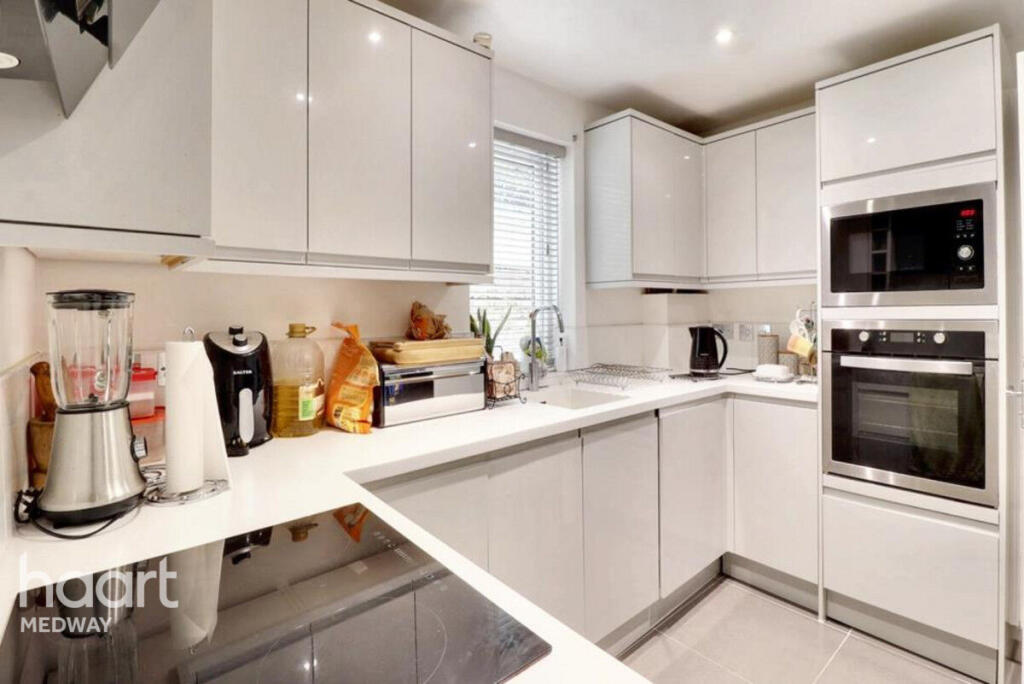 3 bed Mid Terraced House for rent in Chatham. From haart - Strood