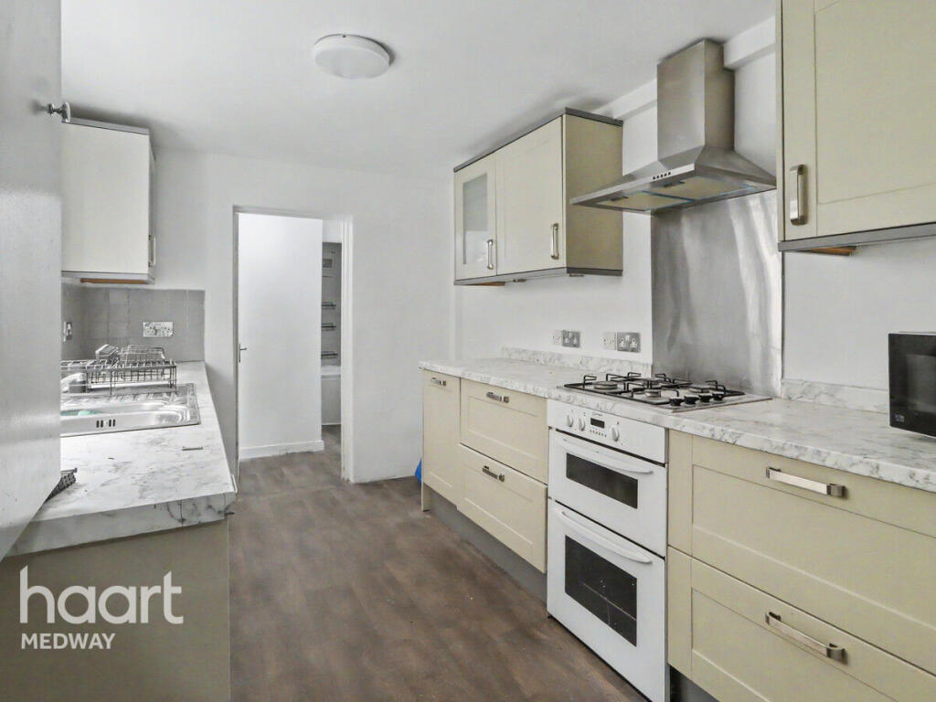 3 bed Mid Terraced House for rent in Gillingham. From haart - Strood