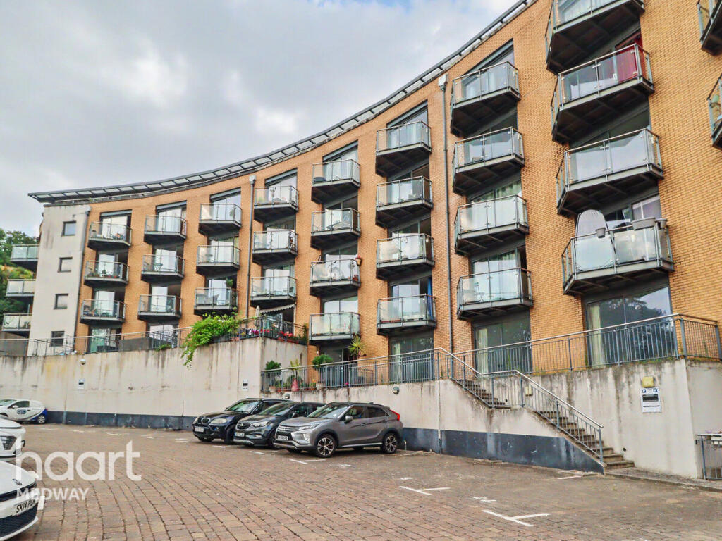 2 bed Apartment for rent in Chatham. From haart - Strood