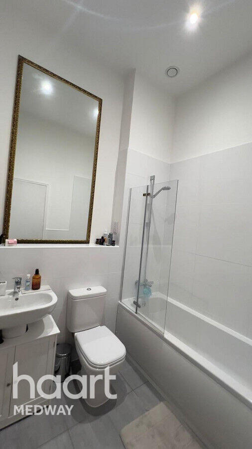 1 bed Apartment for rent in Rochester. From haart - Strood