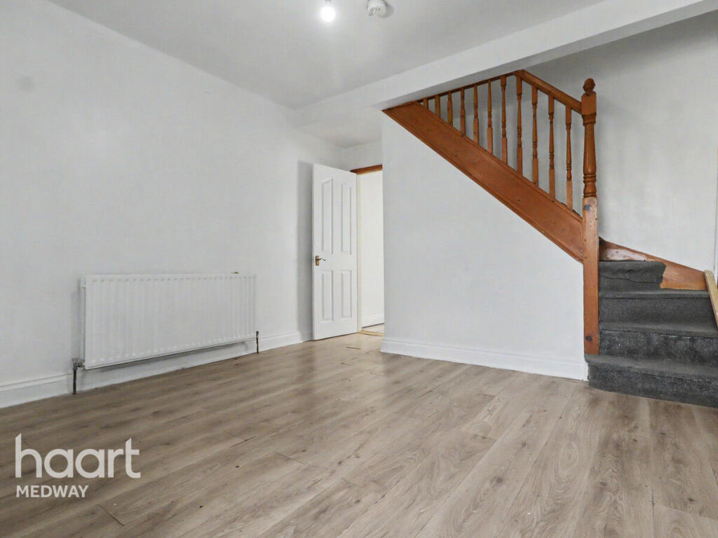 3 bed Mid Terraced House for rent in Gillingham. From haart - Strood 3 bed Mid Terraced House for rent in Gillingham. From haart - Strood