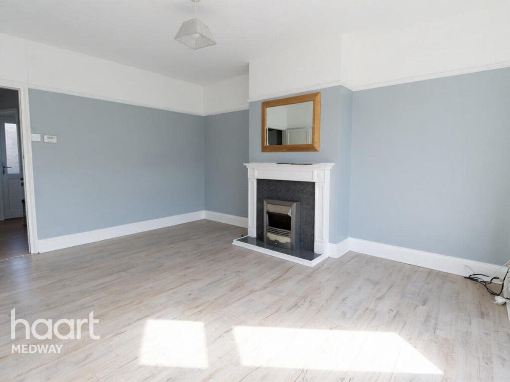 3 bed Mid Terraced House for rent in Chatham. From haart - Strood 3 bed Mid Terraced House for rent in Chatham. From haart - Strood