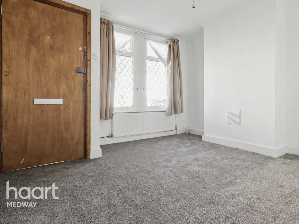 2 bed Mid Terraced House for rent in Chatham. From haart - Strood