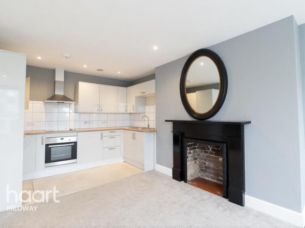 2 bed Apartment for rent in Rochester. From haart - Strood