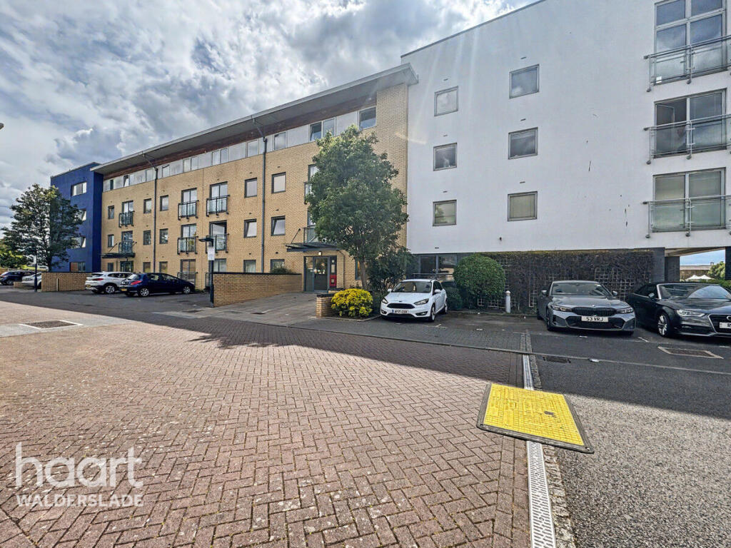 2 bed Apartment for rent in Chatham. From haart - Walderslade