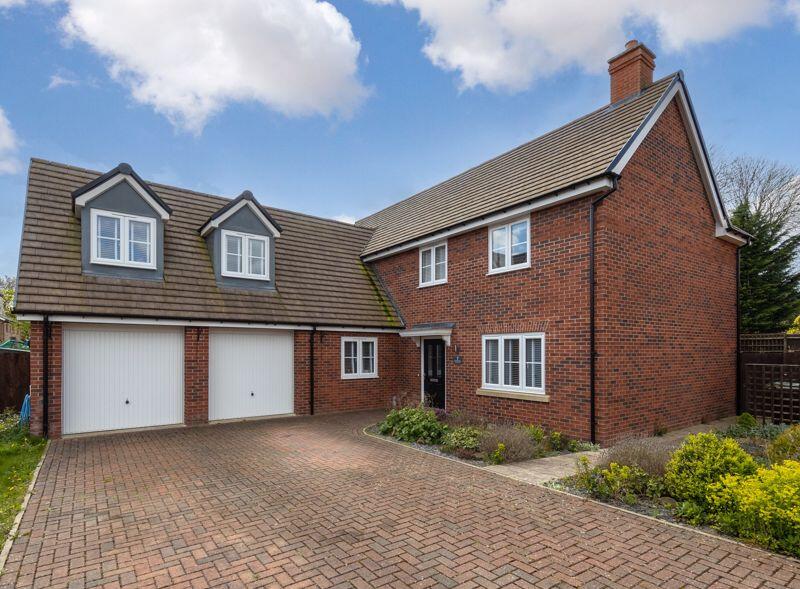 5 bed Detached for rent in Weston Turville. From Herts Homes - St. Albans