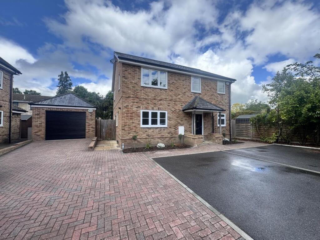 3 bed Detached for rent in . From Simon Miller & Company - Malling