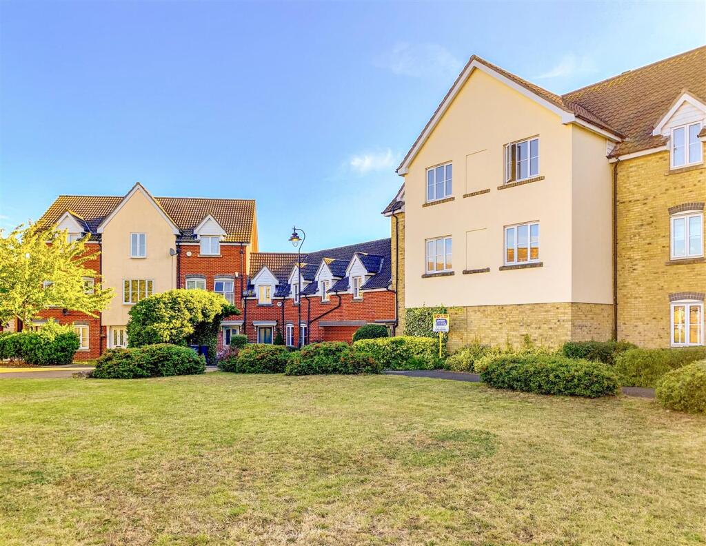 2 bed Apartment for rent in New Hythe. From Simon Miller & Company - Malling
