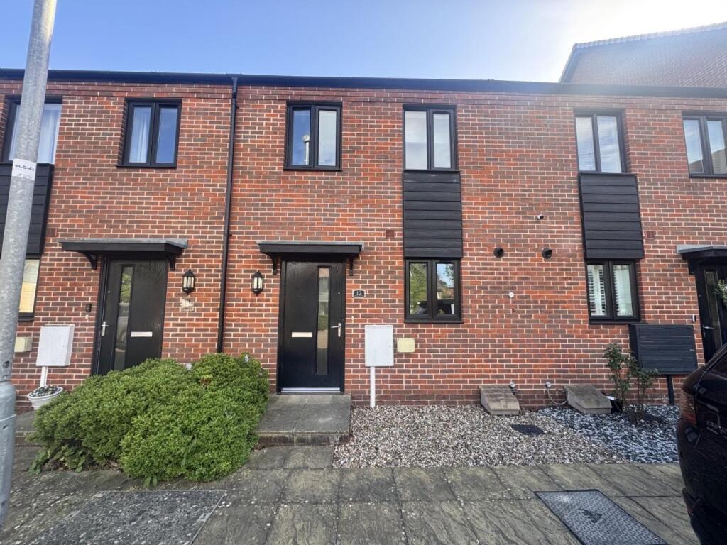 2 bed Mid Terraced House for rent in Leybourne. From Simon Miller & Company - Malling