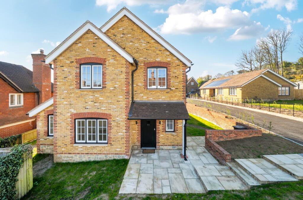 4 bed Detached for rent in . From Simon Miller & Company - Malling