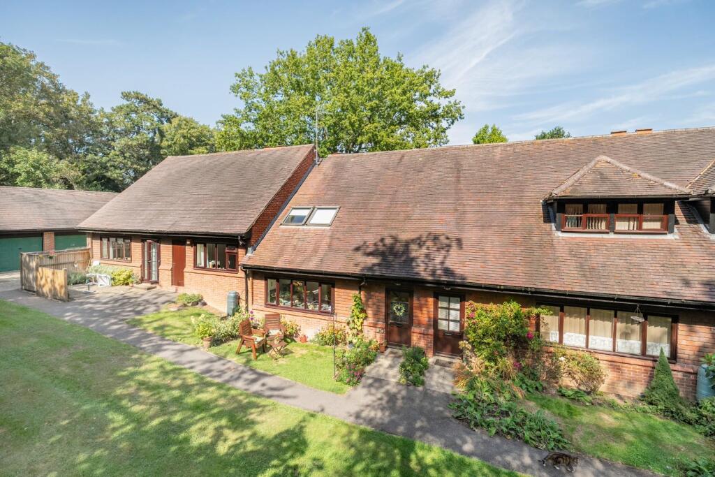 2 bed Bungalow for rent in West Malling. From Simon Miller & Company - Malling 2 bed Bungalow for rent in West Malling. From Simon Miller & Company - Malling