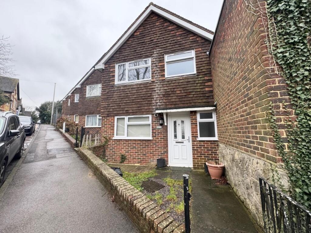 3 bed Mid Terraced House for rent in Aylesford. From Simon Miller & Company - Malling 3 bed Mid Terraced House for rent in Aylesford. From Simon Miller & Company - Malling
