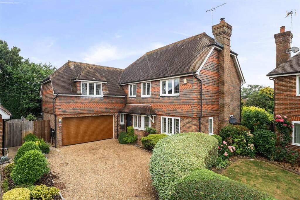 5 bed Detached for rent in Headcorn. From Simon Miller & Company - Malling