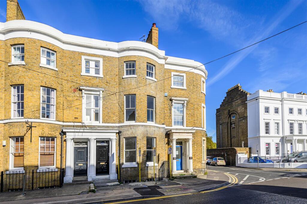 1 bed Apartment for rent in Boxley. From Simon Miller & Company - Malling