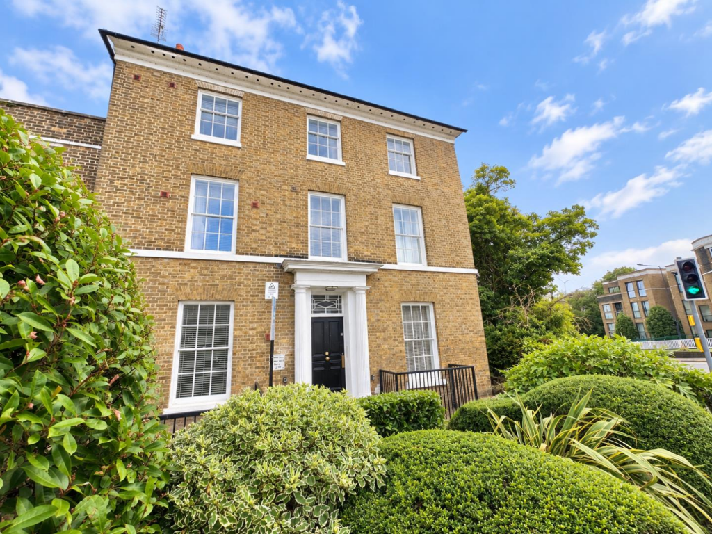 2 bed Apartment for rent in Boxley. From Simon Miller & Company - Malling