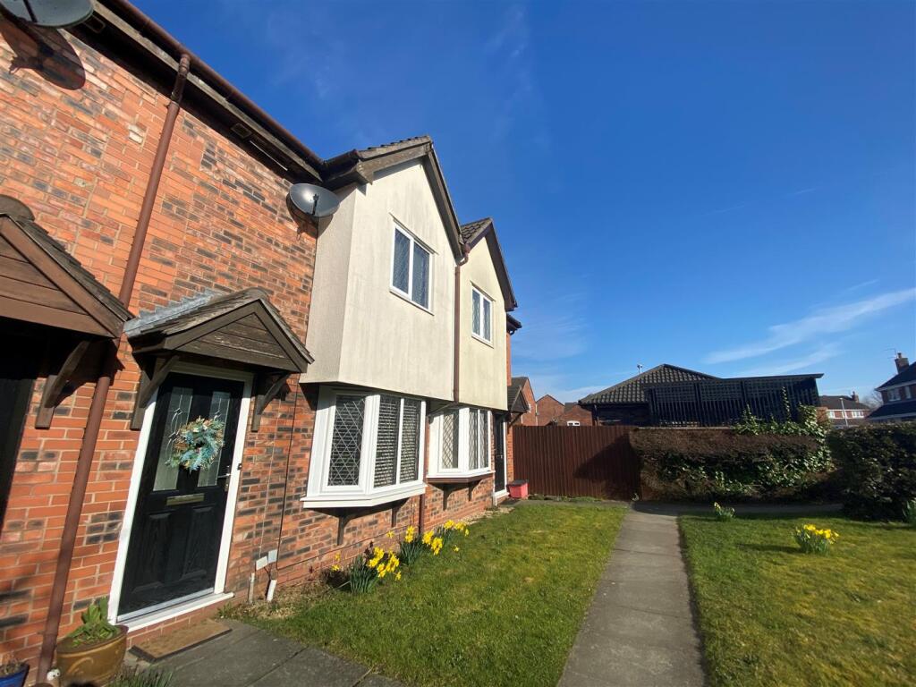 2 bed Town House for rent in Alsager. From Stephenson Browne Ltd - Alsager