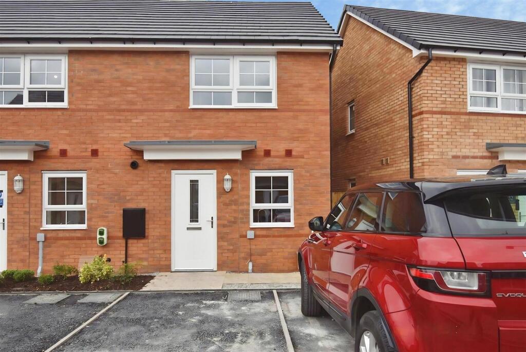 2 bed Mews for rent in Alsager. From Stephenson Browne Ltd - Alsager