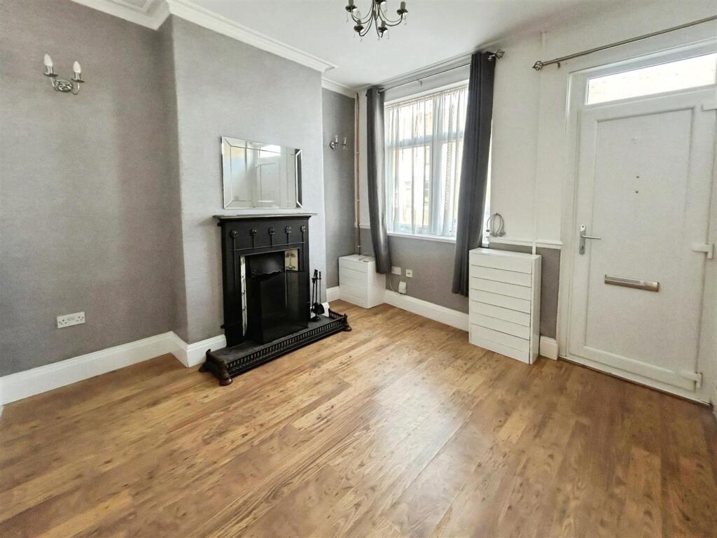 2 bed Mid Terraced House for rent in Scot Hay. From Stephenson Browne Ltd - Newcastle Under Lyme