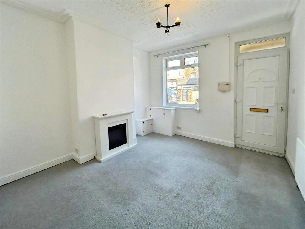 2 bed Mid Terraced House for rent in Hanchurch. From Stephenson Browne Ltd - Newcastle Under Lyme