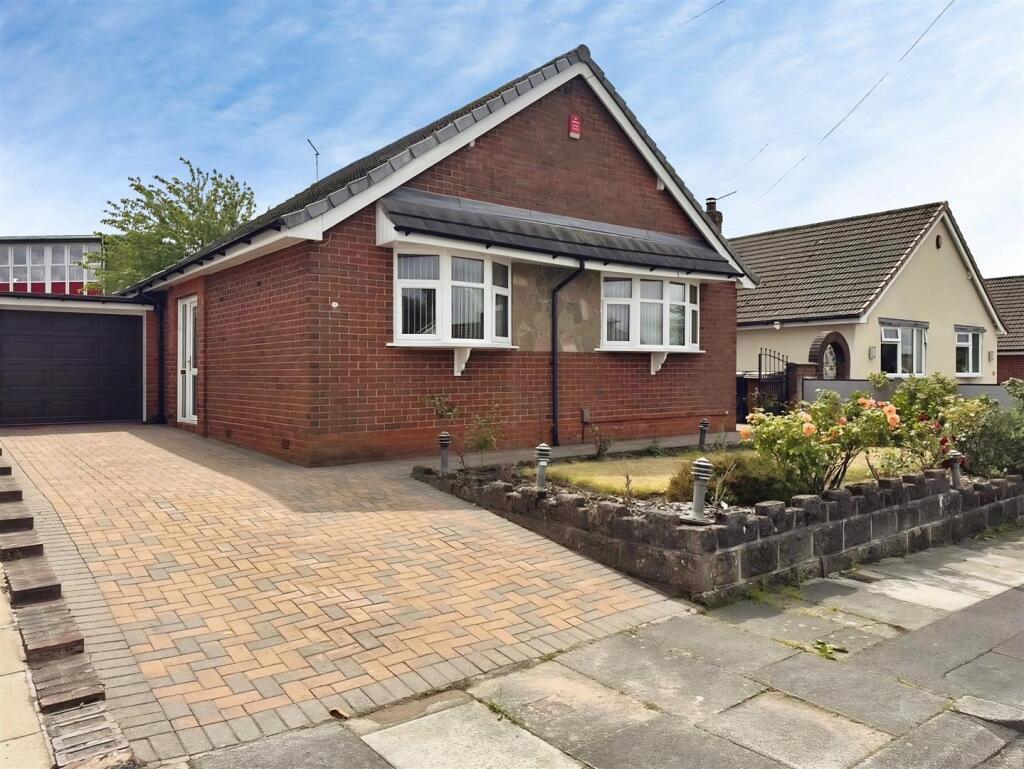 2 bed Bungalow for rent in Stoke-on-Trent. From Stephenson Browne Ltd - Newcastle Under Lyme 2 bed Bungalow for rent in Stoke-on-Trent. From Stephenson Browne Ltd - Newcastle Under Lyme