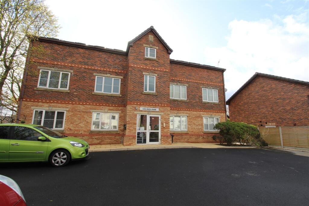2 bed Apartment for rent in Bolton. From Redman Casey - Horwich