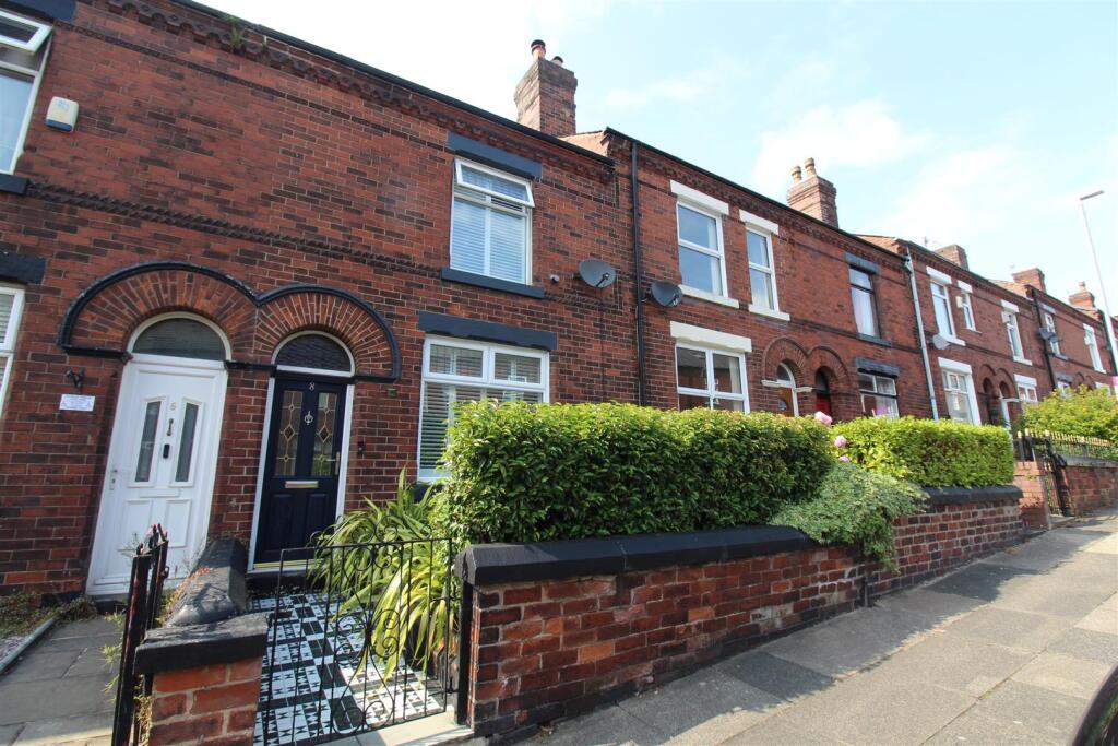 4 bed Mid Terraced House for rent in Bolton. From Redman Casey - Horwich