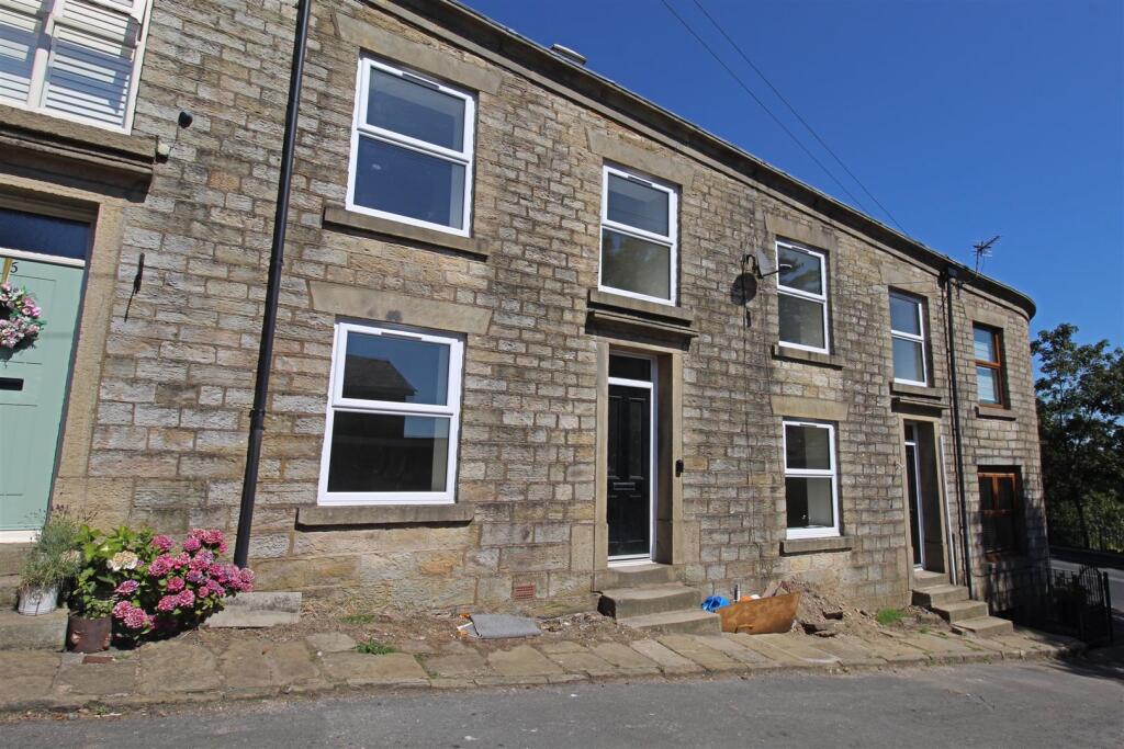 3 bed Cottage for rent in Bolton. From Redman Casey - Horwich