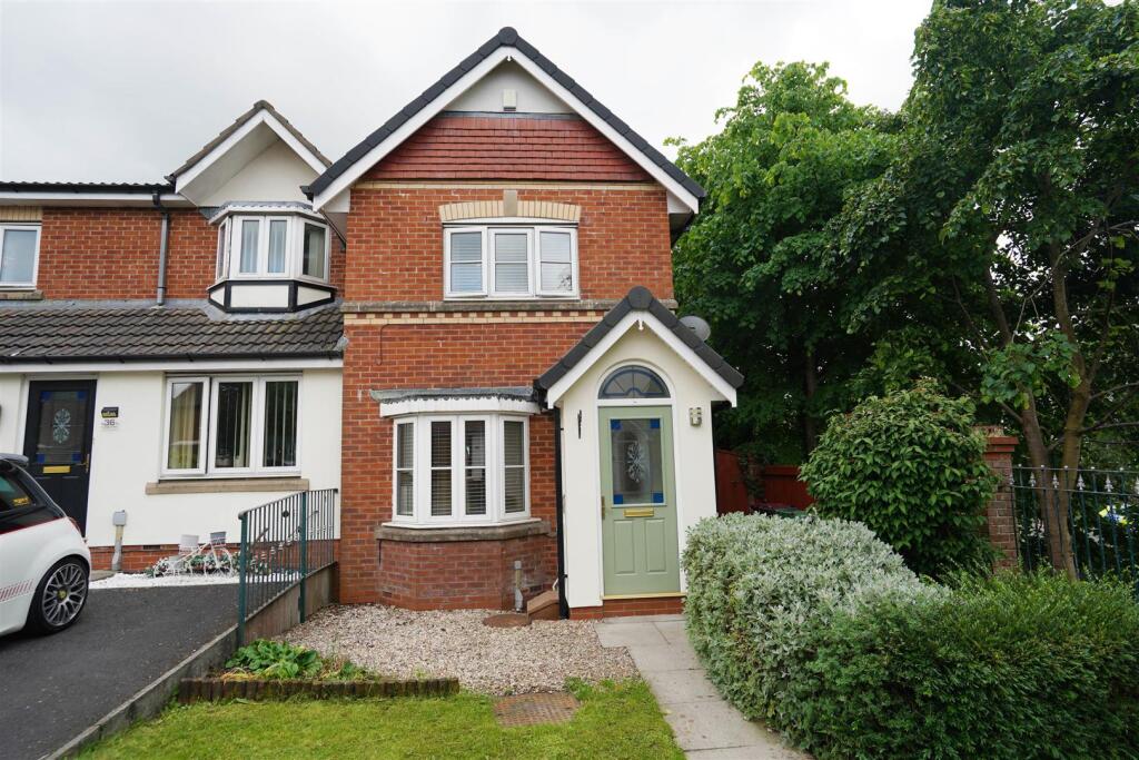 2 bed Town House for rent in Bottom o' th' Moor. From Redman Casey - Horwich