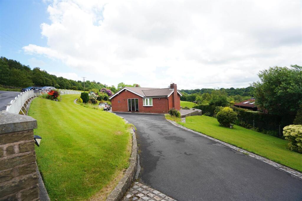 3 bed Detached bungalow for rent in Bolton. From Redman Casey - Horwich