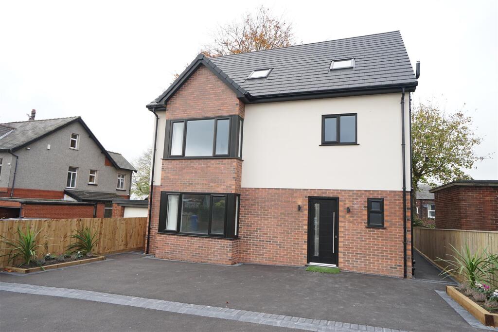5 bed Detached for rent in Chorley. From Redman Casey - Horwich 5 bed Detached for rent in Chorley. From Redman Casey - Horwich