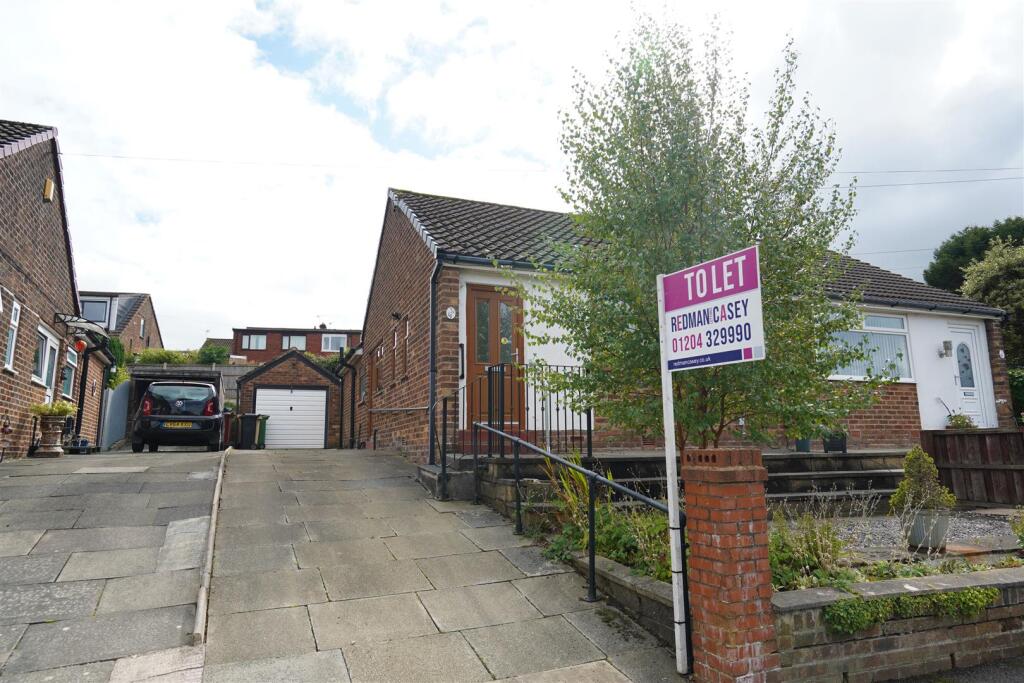 2 bed Semi-detached bungalow for rent in Bolton. From Redman Casey - Horwich