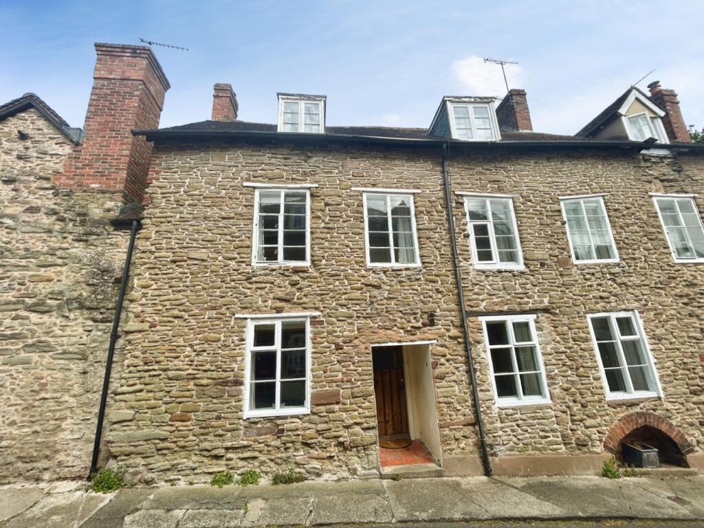 4 bed Mid Terraced House for rent in Ludlow. From Samuel Wood - Shrewsbury