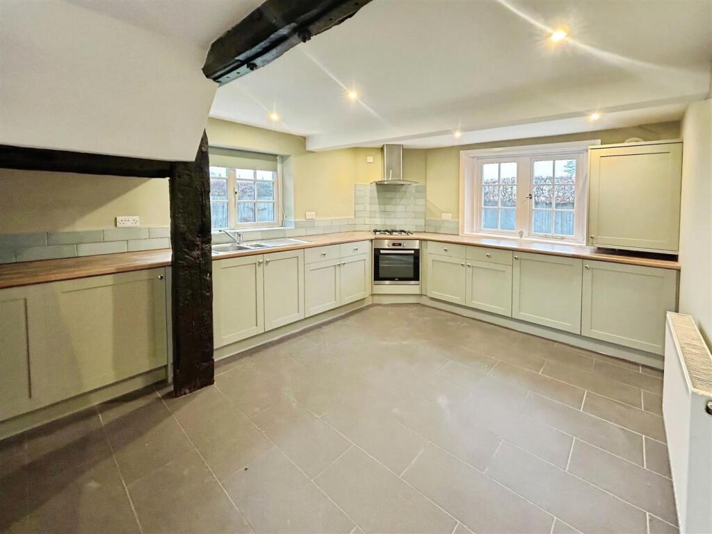 2 bed Chalet type for rent in Rode Heath. From Stephenson Browne Ltd - Sandbach