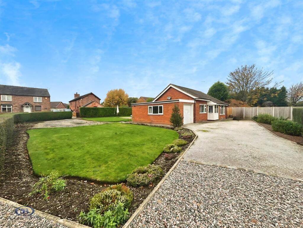 3 bed Detached bungalow for rent in Crewe. From Stephenson Browne Ltd - Sandbach