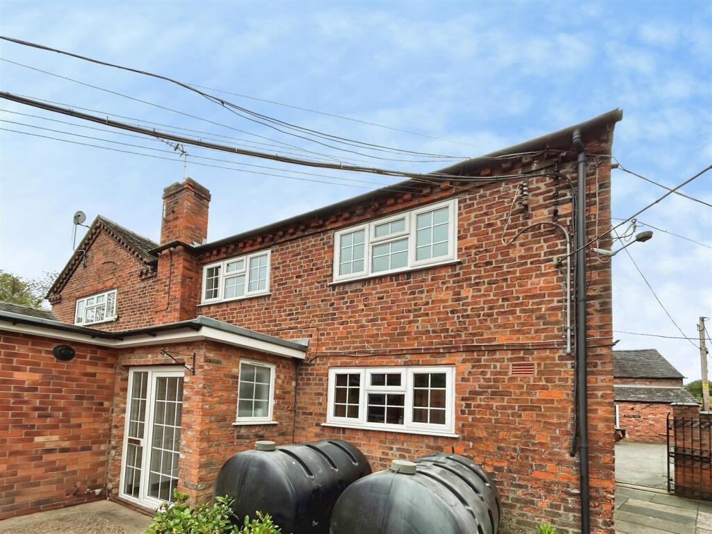 1 bed Barn Conversion for rent in Malkin's Bank. From Stephenson Browne Ltd - Sandbach 1 bed Barn Conversion for rent in Malkin's Bank. From Stephenson Browne Ltd - Sandbach