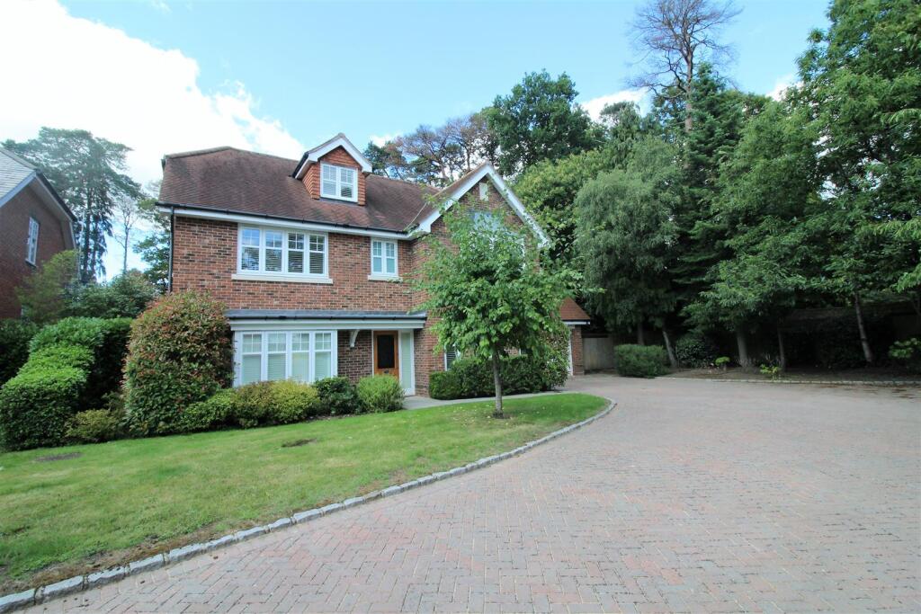 6 bed Detached for rent in Camberley. From Waterfords - Yateley
