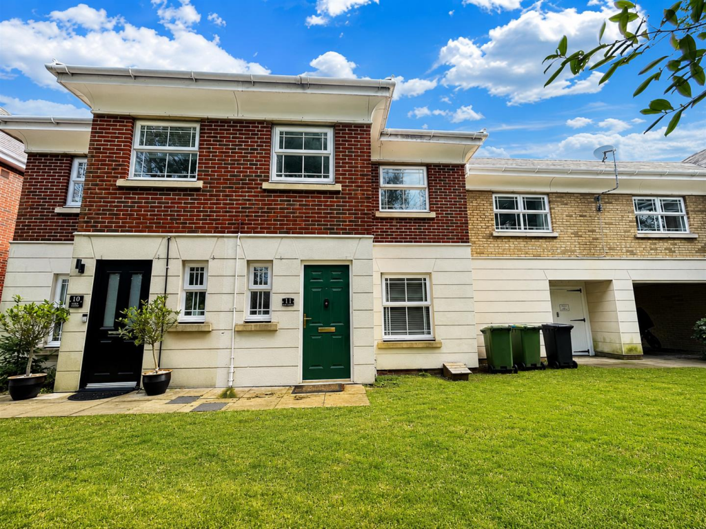 3 bed Mid Terraced House for rent in Deepcut. From Waterfords - Yateley 3 bed Mid Terraced House for rent in Deepcut. From Waterfords - Yateley