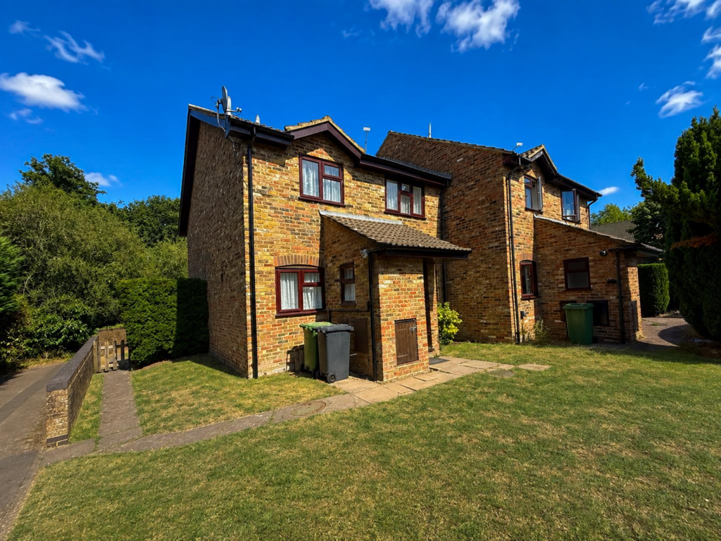 2 bed Mid Terraced House for rent in Bagshot. From Waterfords - Yateley