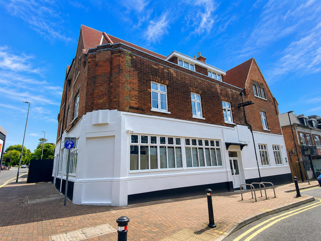 2 bed Apartment for rent in Camberley. From Waterfords - Yateley 2 bed Apartment for rent in Camberley. From Waterfords - Yateley