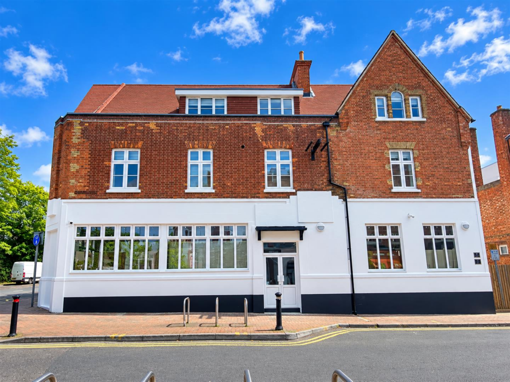 1 bed Apartment for rent in Camberley. From Waterfords - Yateley