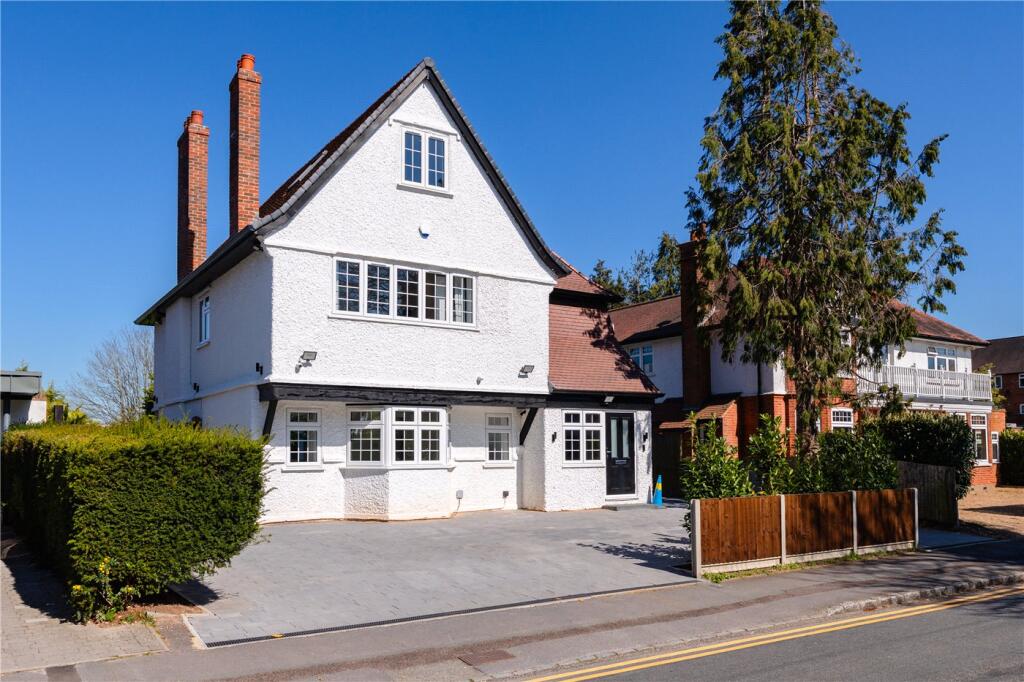 6 bed Detached for rent in Gerrards Cross. From Winkworth - Beaconsfield