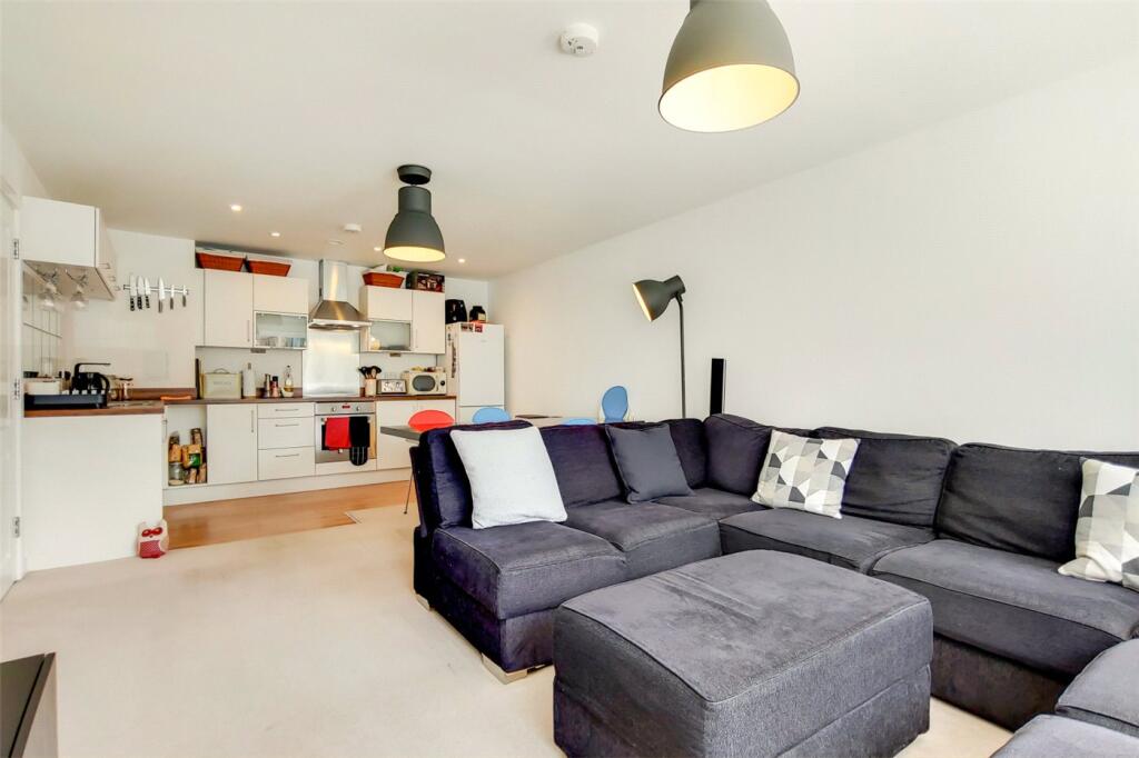 2 bed Apartment for rent in Bow. From Winkworth - Bow