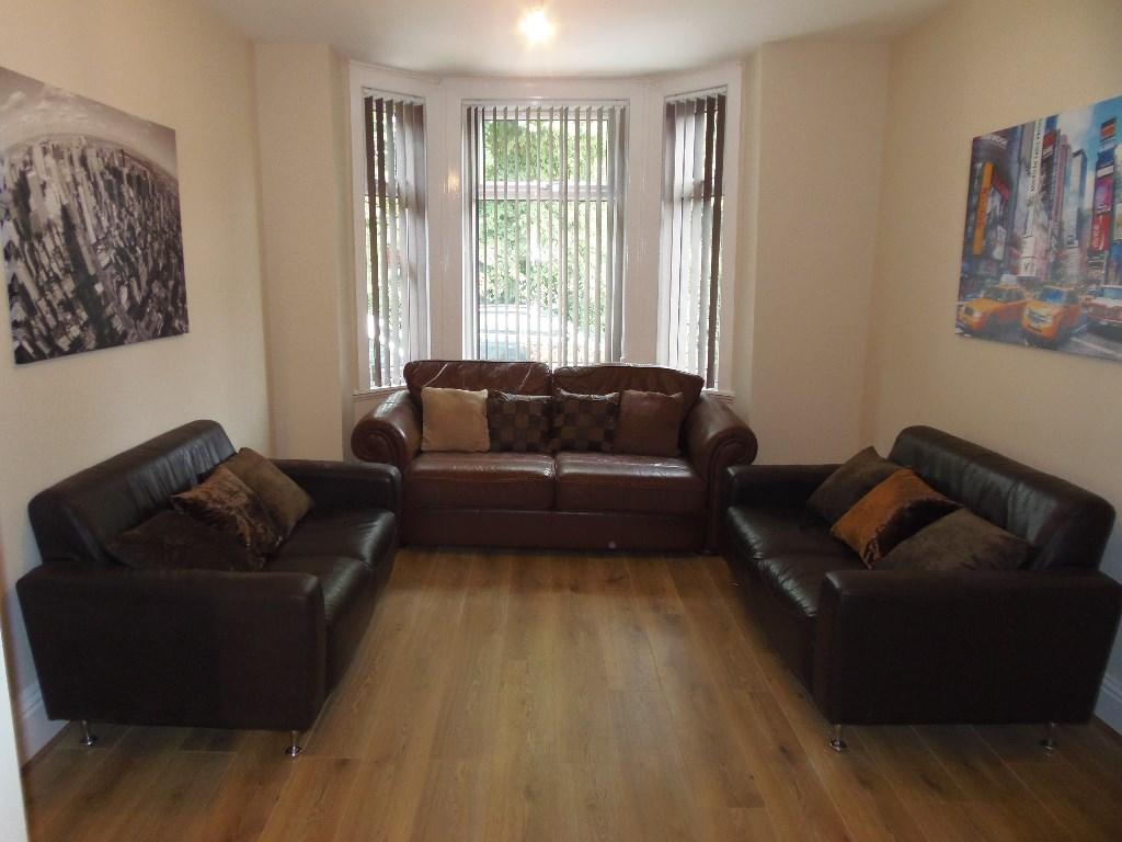 5 bed Mid Terraced House for rent in Gatley. From Manchester Easy Rent - Manchester