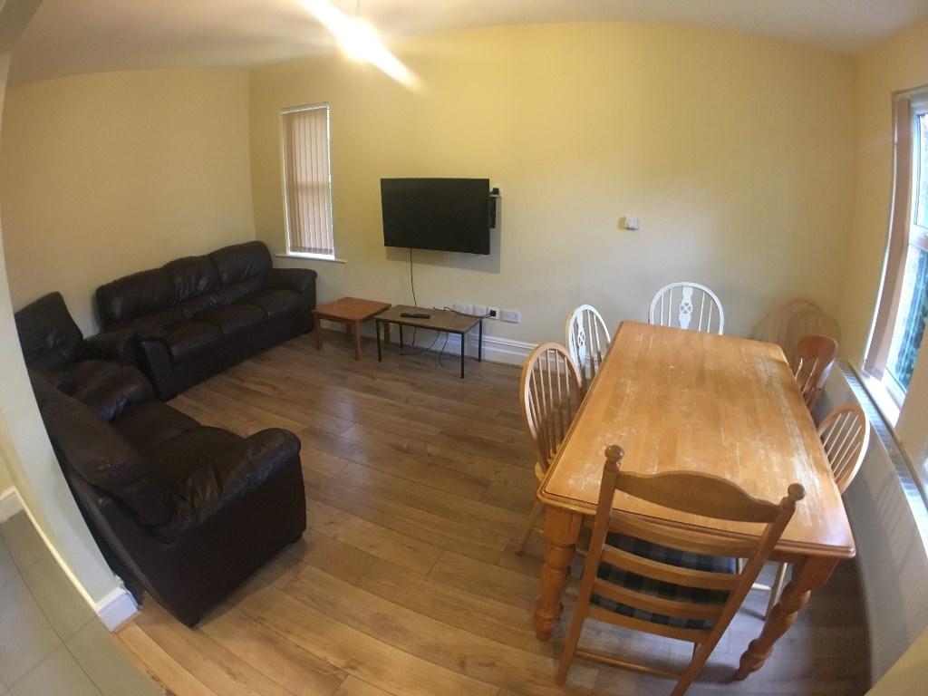 7 bed Semi Detached for rent in Gatley. From Manchester Easy Rent - Manchester