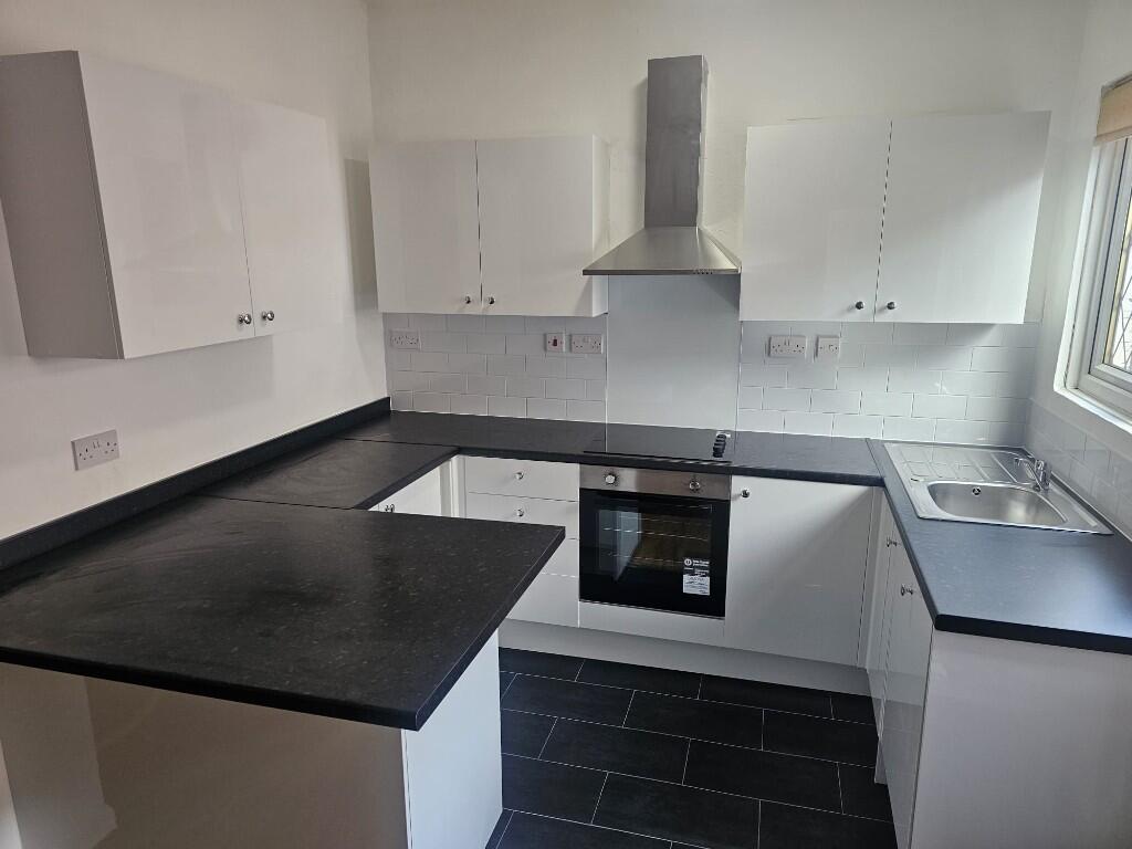 4 bed Mid Terraced House for rent in Manchester. From Manchester Easy Rent - Manchester