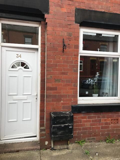2 bed Mid Terraced House for rent in Lees. From Manchester Easy Rent - Manchester