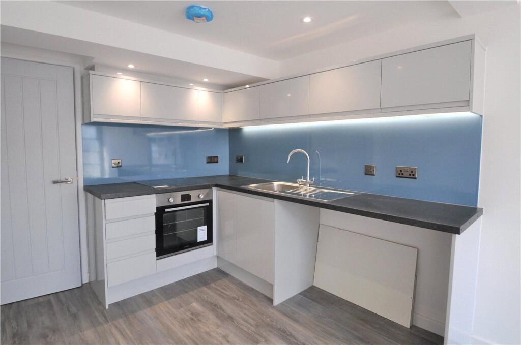 3 bed Mid Terraced House for rent in Canterbury. From Winkworth - Canterbury