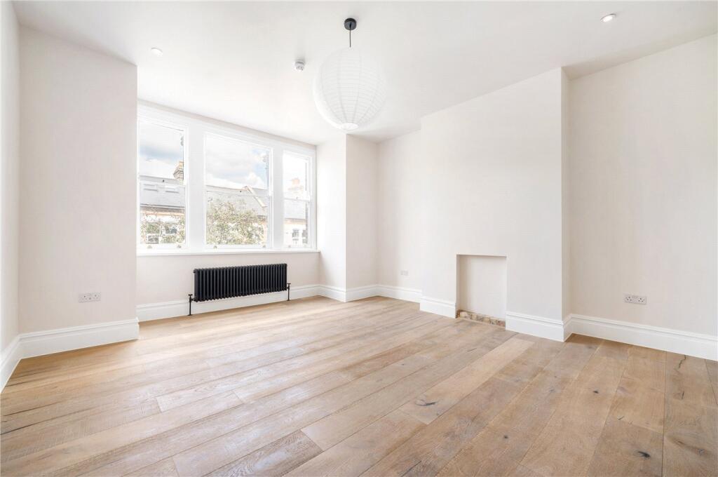 3 bed Apartment for rent in Camberwell. From Winkworth - Dulwich